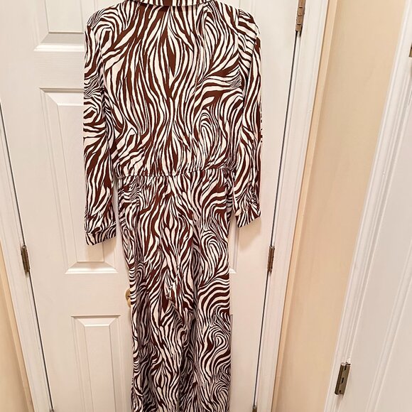 Brown Print Jumpsuit – Size 0XL - Picture 2 of 6